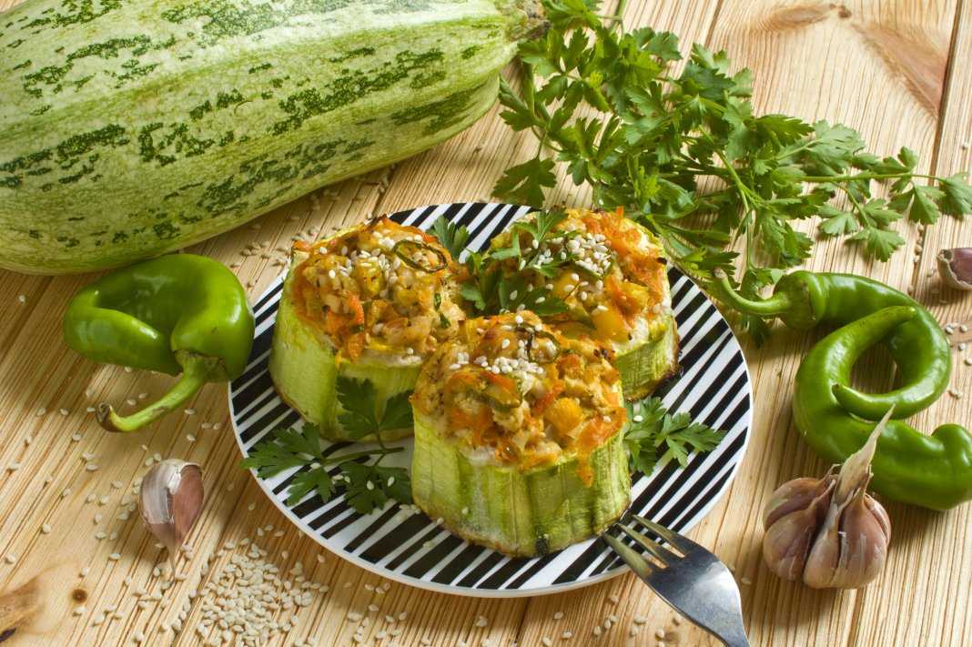 Блюда из кабачков рецепты с фото простые с мясом: Кабачки с мясом на сковороде, подробное приготовление с фото