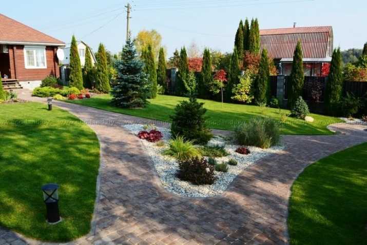 Дом в конце участка ландшафтный дизайн: Дом в конце участка (42 фото) - фото