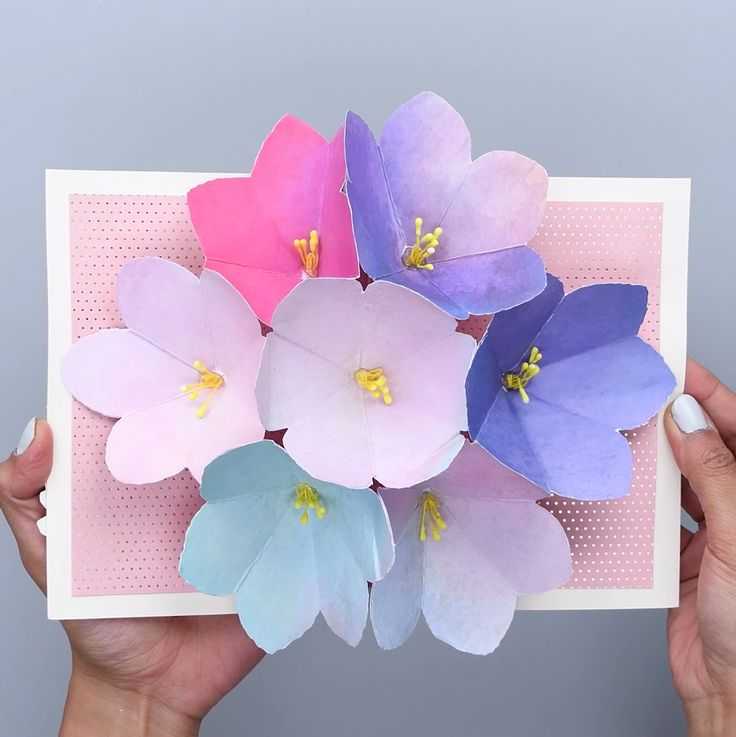 Цветочки из бумаги на открытку своими руками: Цветы из бумаги своими руками. Самые простые схемы и шаблоны для изготовления бумажных цветов