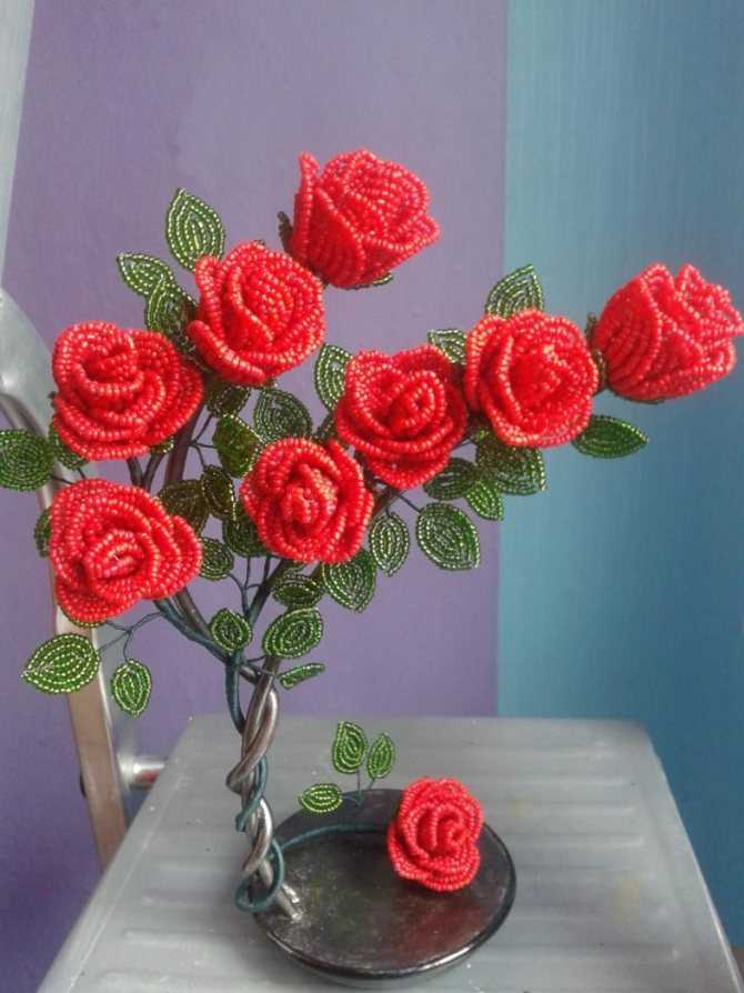 Как сделать из бисера и проволоки розу: Роза из бисера для начинающих
