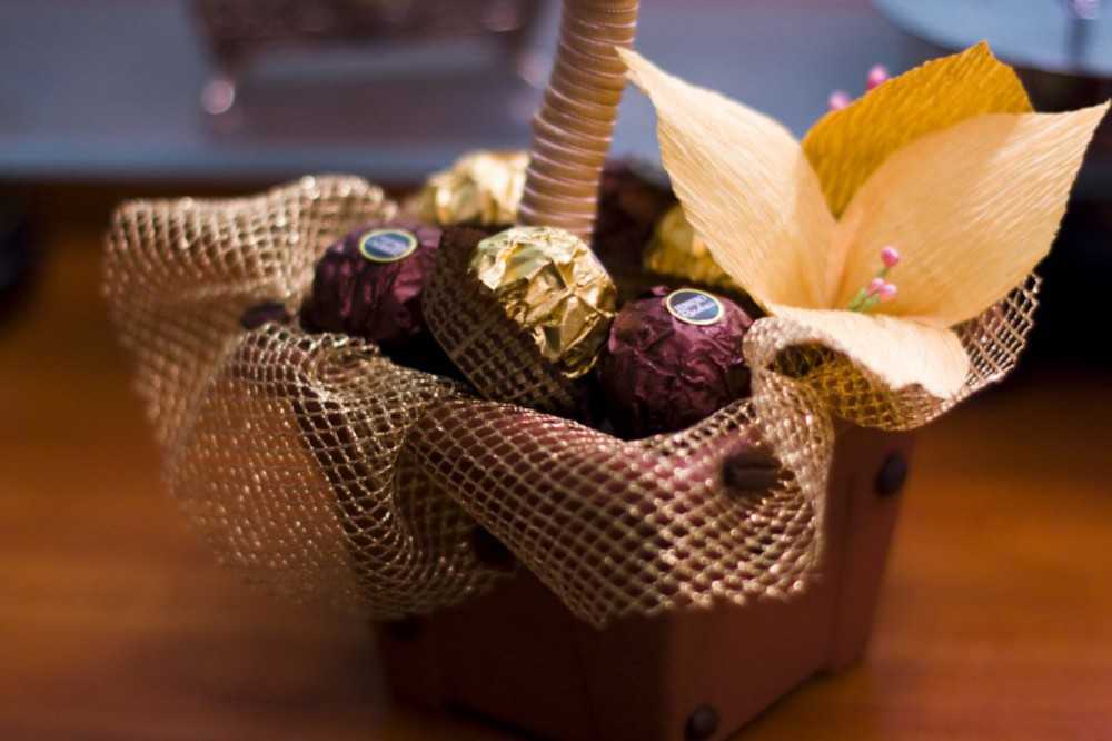 Маленький букет из конфет своими руками: 15 способов сделать букет из конфет своими руками