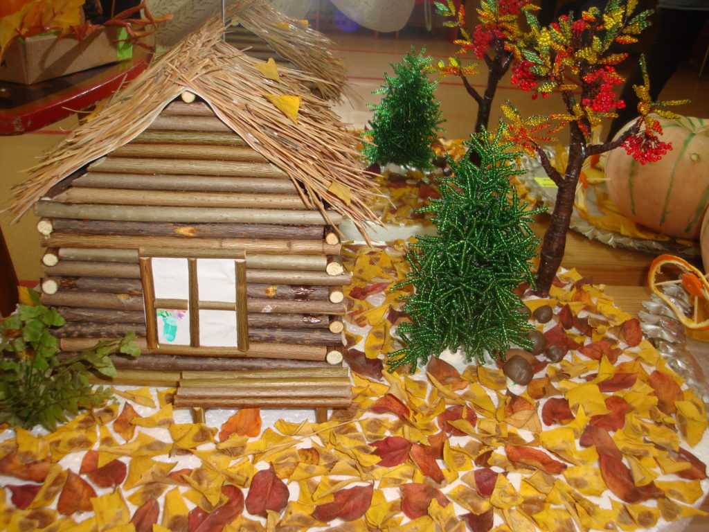 Поделки на золотую осень из природного материала: Поделка в школу на тему"Золотая осень"