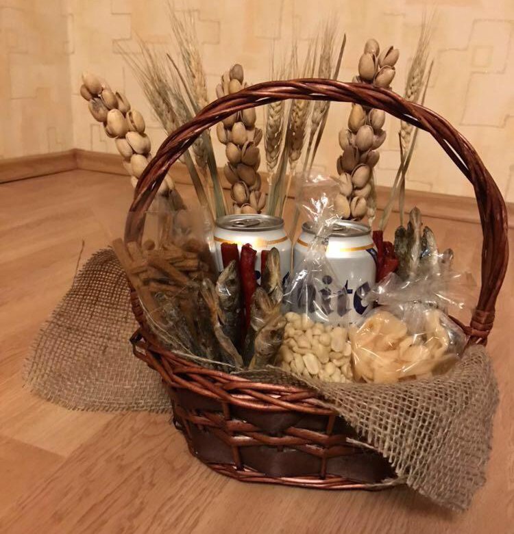 Подарочные корзинки своими руками: Подарочные корзинки своими руками: 22 прикольных идеи