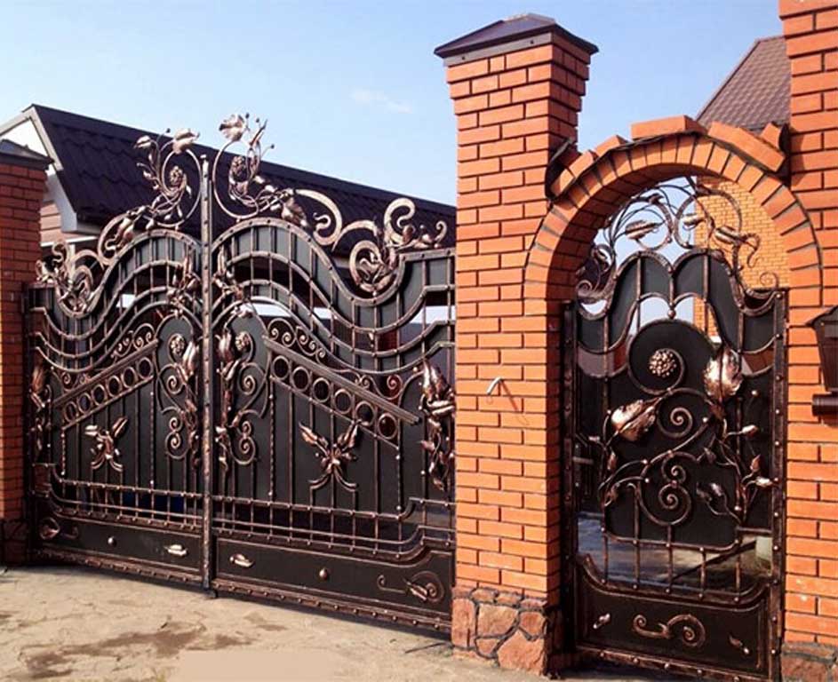 Интересные ворота: Красивые ворота для частного дома с забором и калиткой