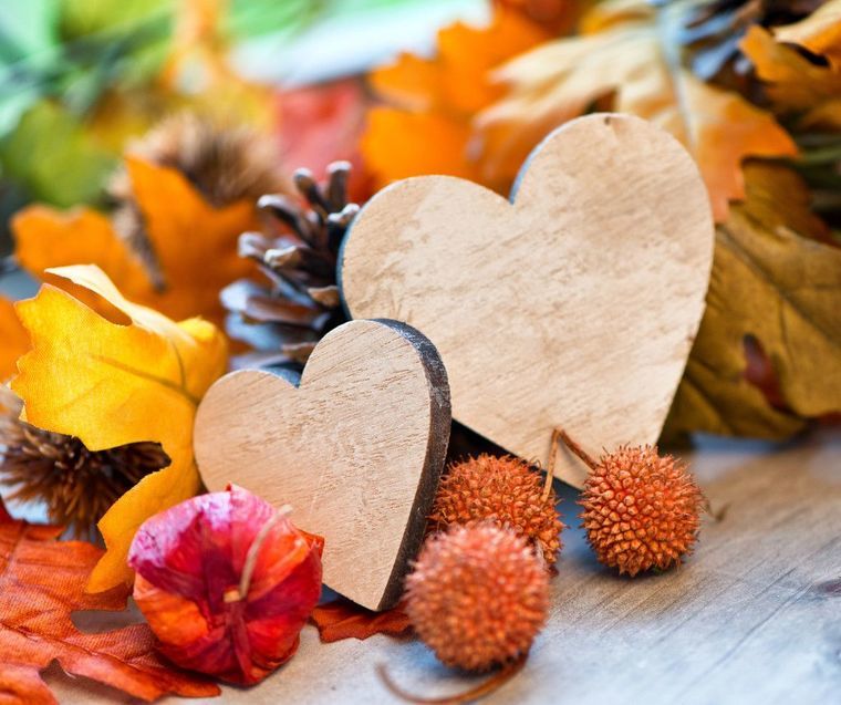 Фото сердце из осенних листьев: Сердце из осенних листьев - фото и картинки: 40 штук
