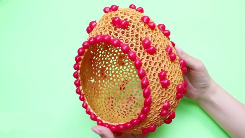 Видео пасхальное яйцо из макарон и воздушного шарика: Пасхальные поделки из макарон своими руками, 3 мастер-класса