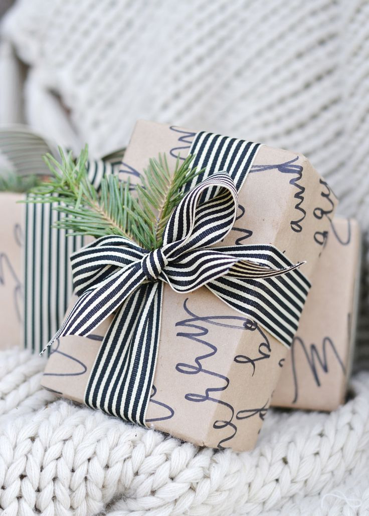 Как из бумаги упаковать подарок: Как красиво упаковать подарок любой формы и размера