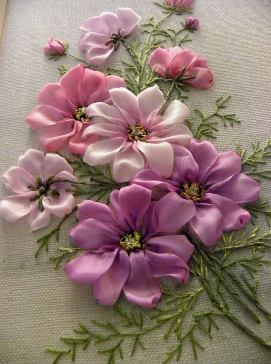 Цветы вышивание лентами: Простой цветок из атласной ленты / A simple flower of satin ribbon - YouTube