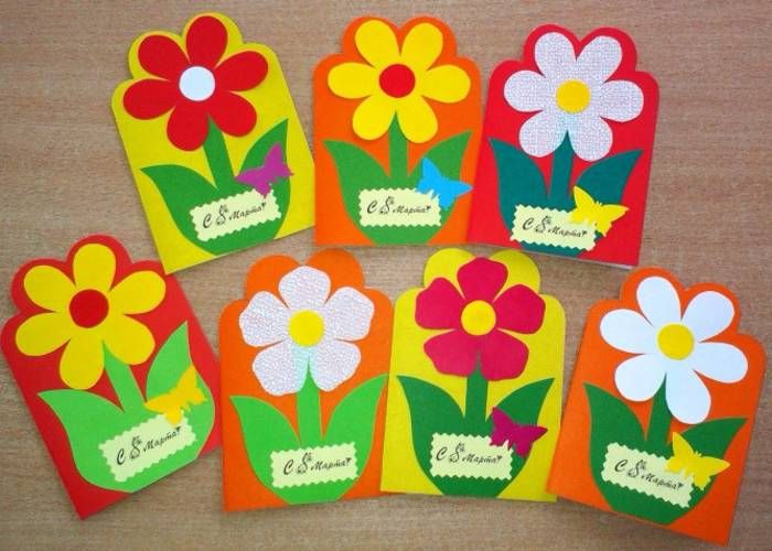 Аппликация на день воспитателя своими руками: как сделать своими руками цветы из бумаги? Аппликация в форме открытки и поделка из природных материалов