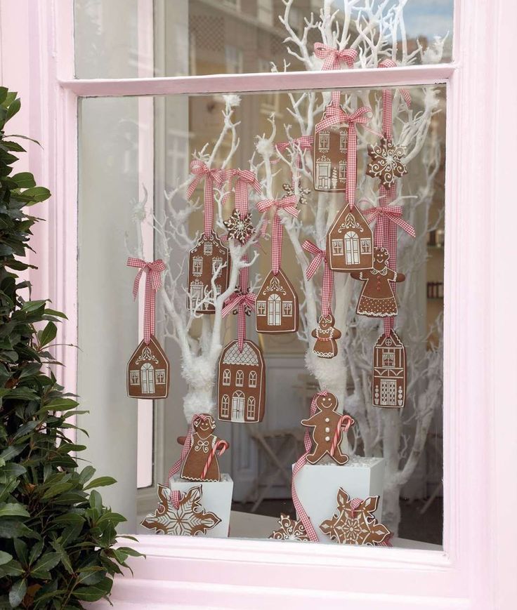 Украсить окно на рождество: Праздник на каждом окошке: фотоподборка оригинальных декоративных решений | Журнал Ярмарки Мастеров