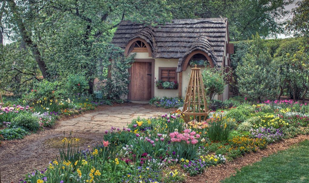 Фото дом в саду: Красивый загородный дом с садом (70 фото)
