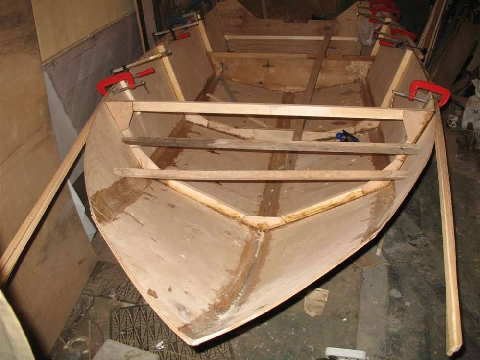 Самодельные лодки из фанеры под мотор 5 л видео: Моторная лодка из фанеры своими руками: фото пошагового изготовления