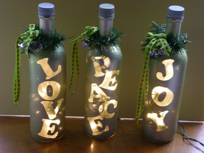 Из стеклянных бутылок поделки для сада: Невероятно красивые и простые поделки из стеклянных бутылок для сада. 10 фото
