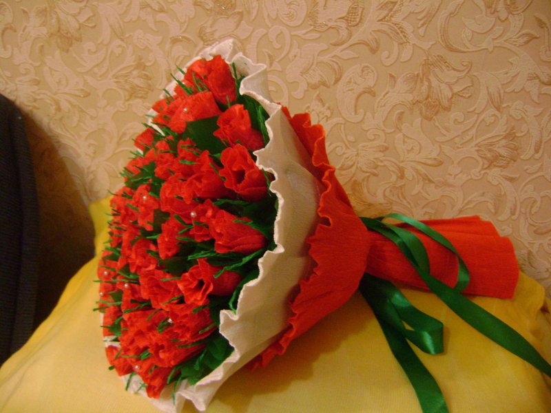 Букеты розы из конфет своими руками пошаговое фото: Букет из конфет своими руками: пошагово с фото