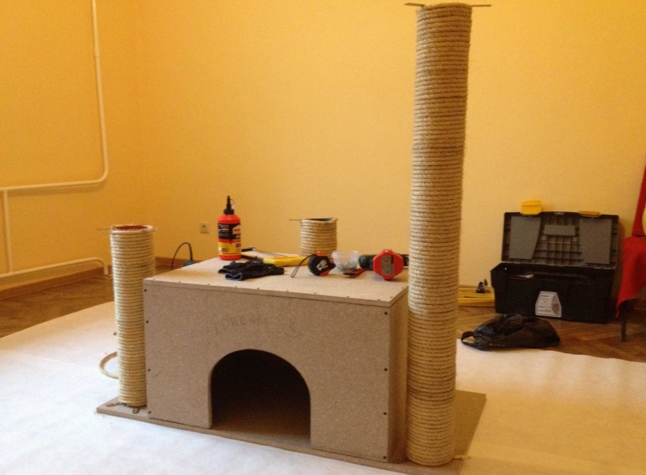 Домик для котов своими руками фото: Домик для кошки своими руками (60 фото): можно сделать деревянный, построить из фанеры, свой самодельный дома, …