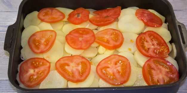 Кабачки с картошкой в духовке с мясом и: Свинина с кабачками и картошкой в духовке рецепт с фото пошагово и видео