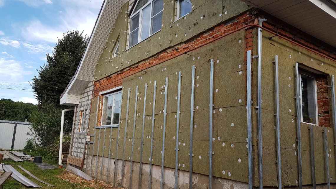 Утепление наружных стен дома своими руками: Правильное утепление стен дома снаружи своими руками