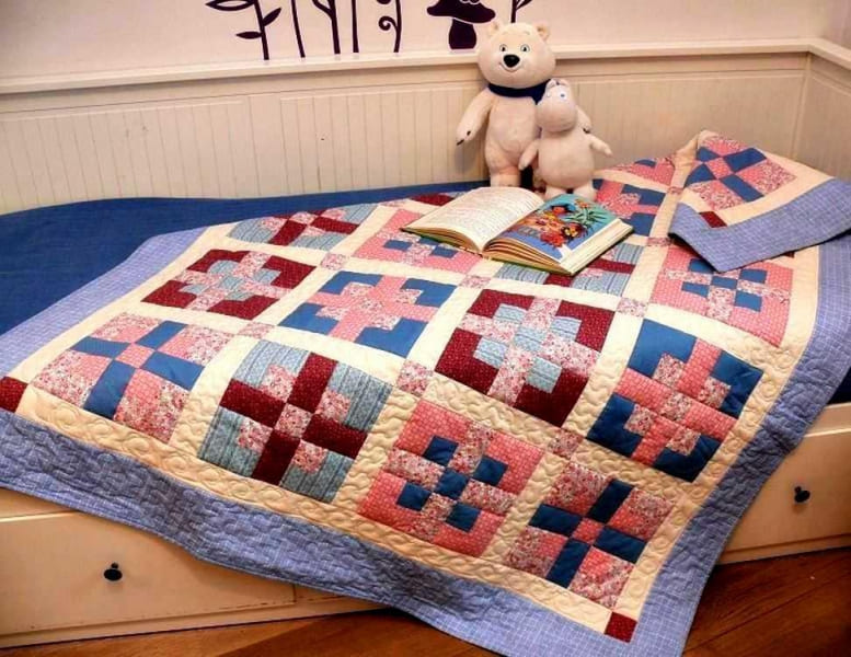 Как сшить одеяло из лоскутков для начинающих: Как сшить лоскутное одеяло своими руками — BurdaStyle.ru