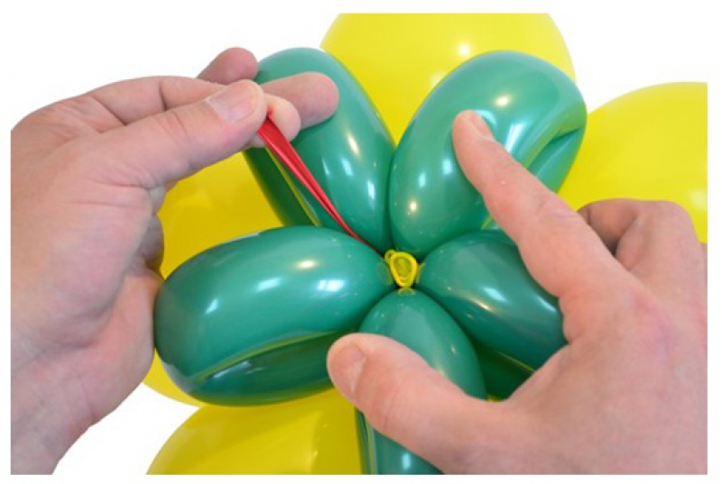 Видео как делать цветы из шариков колбасок поэтапно: Пошаговая Инструкция (Фото + 4 Видео)
