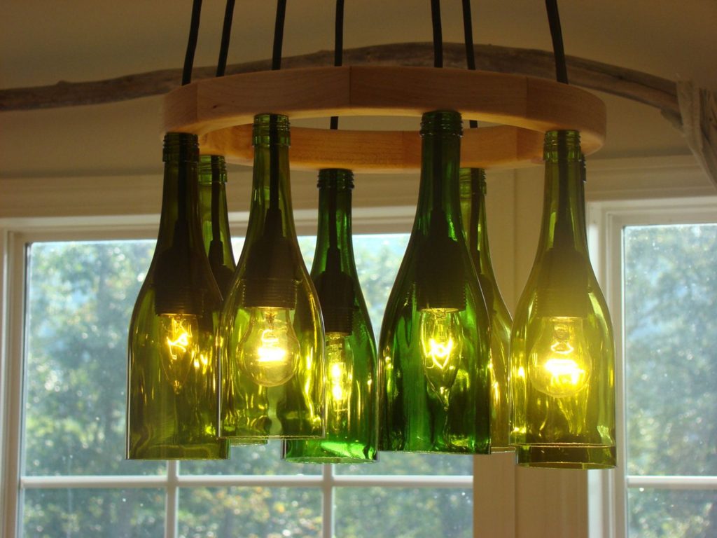 Люстра своими руками из бутылок: Люстры и светильники из пластиковых бутылок: фото и матер-классы