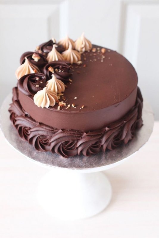 Как украсить красиво торт шоколадной глазурью: глазурь, паутинка, конфеты и другие рецепты