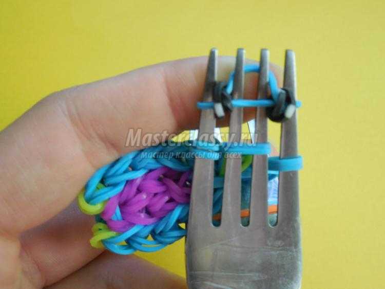 Плести из резинок на рогатке видео: ЛАК из резинок на рогатке без станка | Nail Polish Rainbow Loom Bands Charm - YouTube