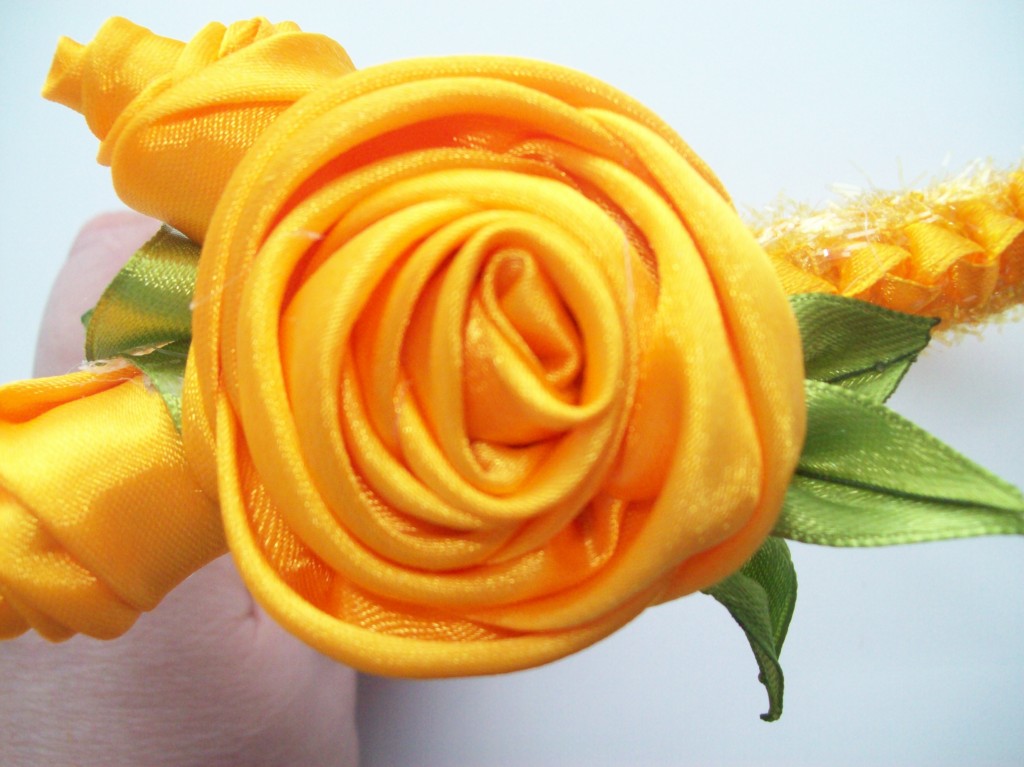Сделать из ткани розы: Как сделать розу из ткани
