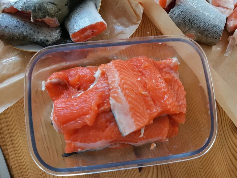 Как засолить рыбу в домашних условиях вкусно: Как засолить рыбу в домашних условиях