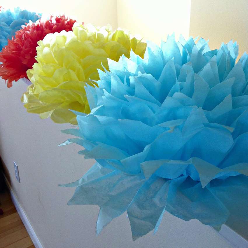 Сделать из салфеток цветы: Цветы из салфеток своими руками для начинающих