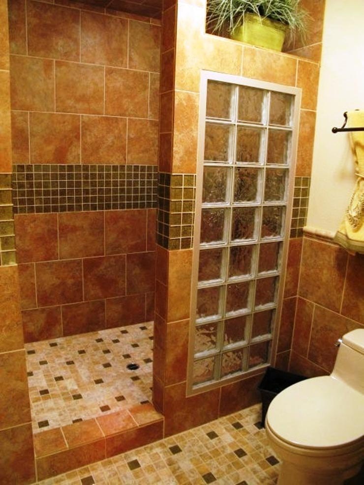 Душевые из кафеля фото: из кафеля со сливом в полу, их размеры. Дизайн ванной комнаты со встроенными кабинками с мозаикой