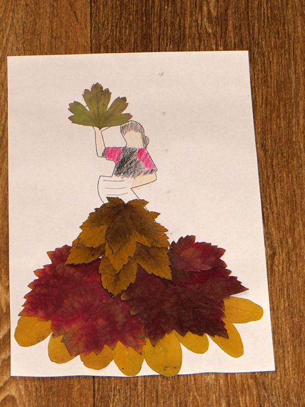 Аппликация из сухих листьев в школу: Поделки из листьев - 100 фото лучших идей подделок из сухих осенних листьев
