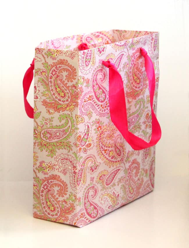 Never seen before! Easiest & fastest DIY gift bag from any paper! Great hack for Christmas, birthdays, Mother