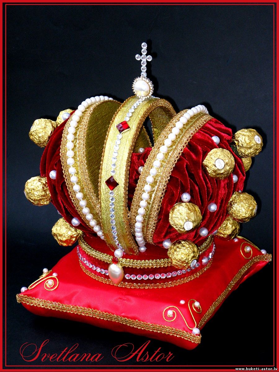 Корона из конфет своими руками мастер класс: Как сделать корону из конфет?