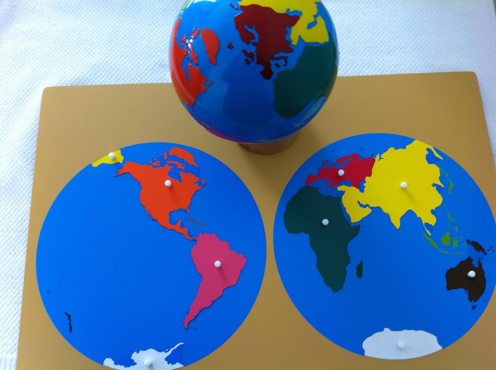 Земной шар своими руками из бумаги: Узнаем как сделать модель земли из бумаги: пошаговая инструкция