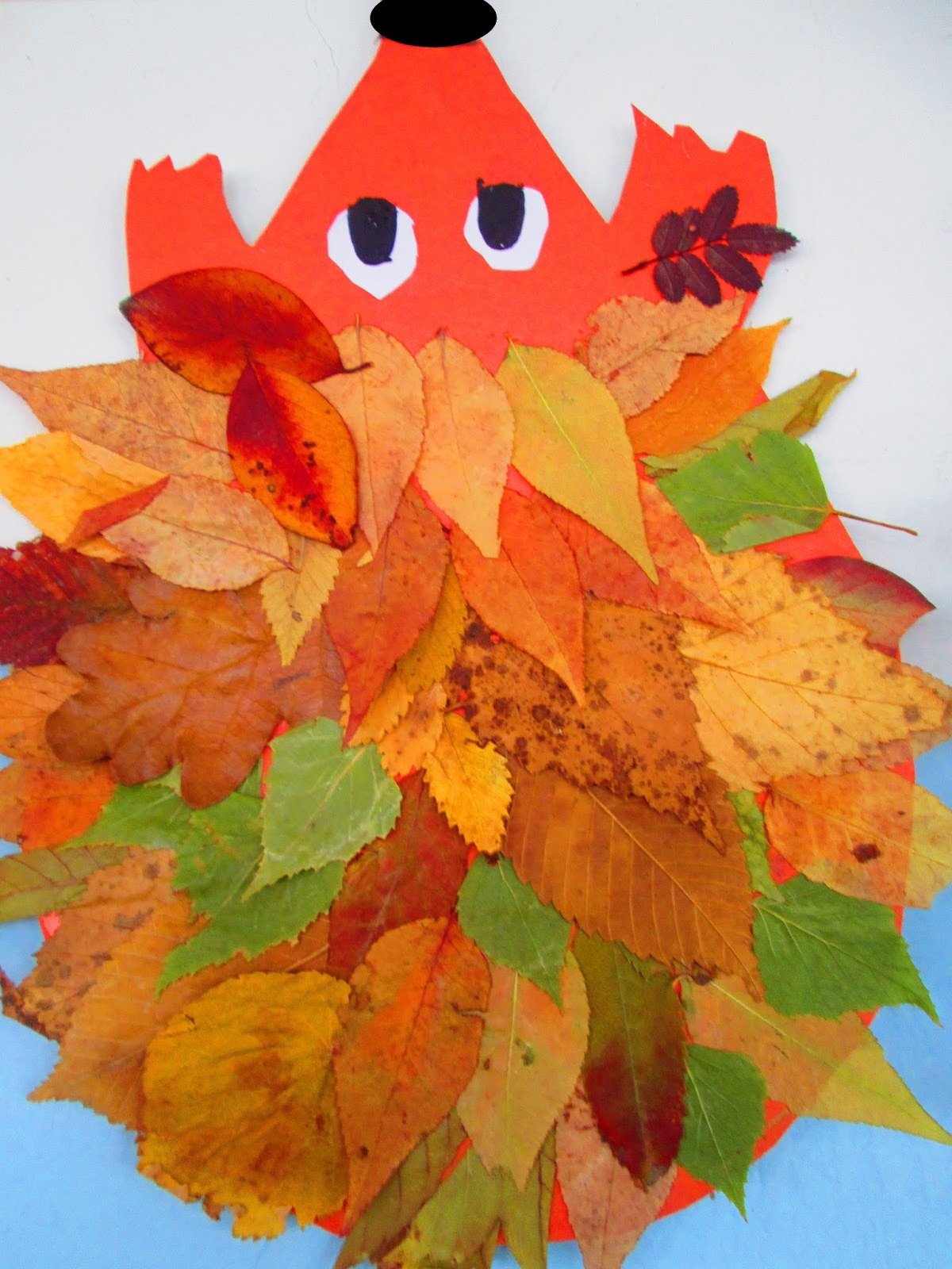 Белка из осенних листьев: Белочка из осенних листьев - Поделки из природного материала , Аппликация, для детей от 7 лет