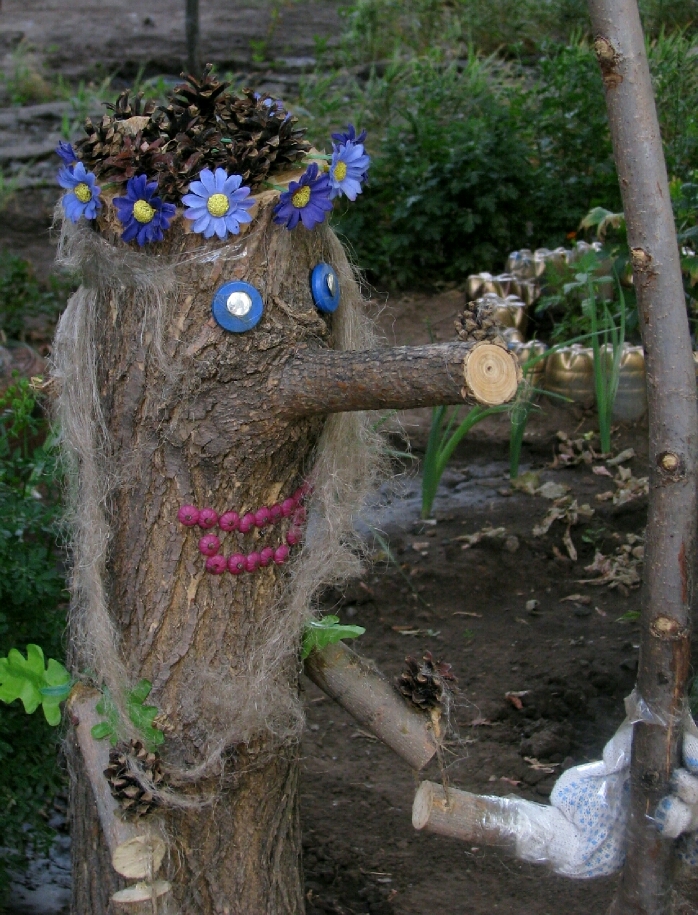 Как украсить дерево в саду: 55 увлекательных идей для украшения сада своими руками