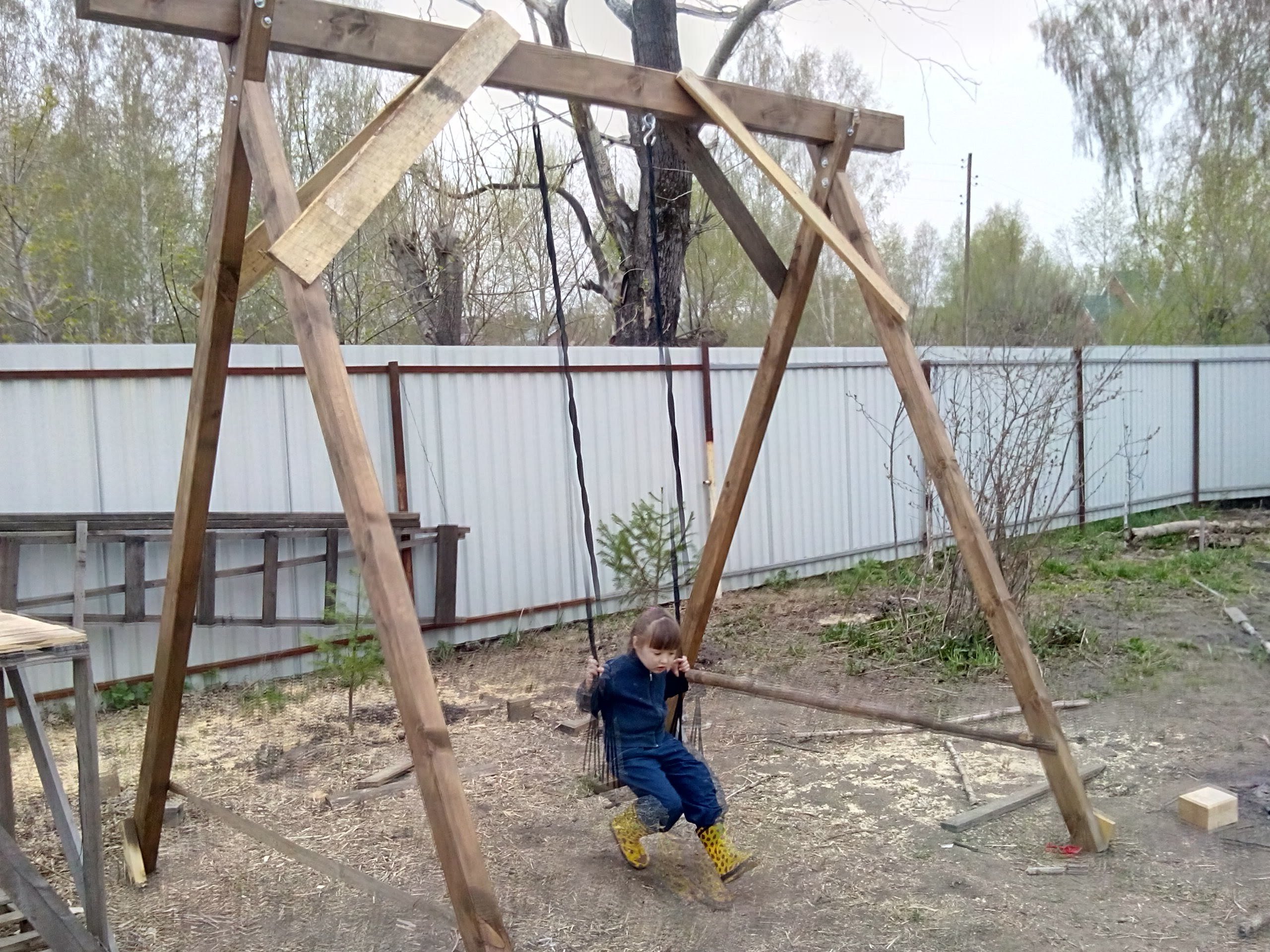 Фото качели для детей своими руками фото: как сделать качели для детей из дерева и металла для дома и дачи, подвесные и на пружине