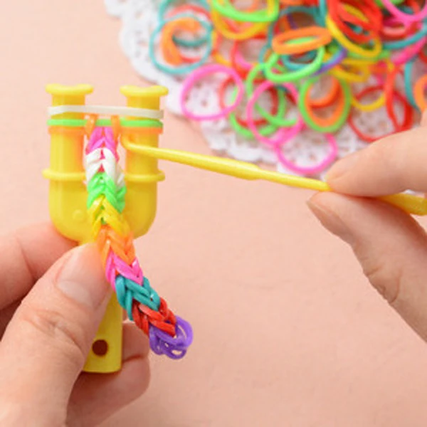 Плетение из резиночек на рогатке браслеты: Как сплести из резинок браслет на рогатке простой, но красивый. Пошаговое фото