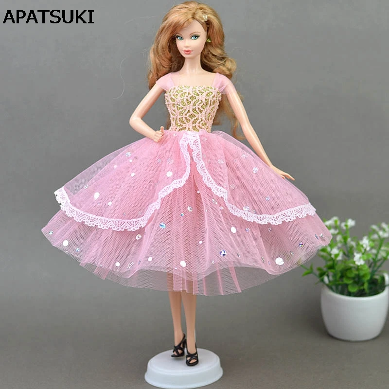 Платье для кукол своими руками: Узнаем как сшить платье для куклы своими руками?