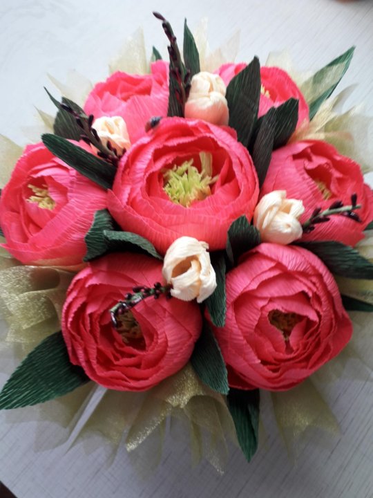 Мастер класс роза из гофрированной бумаги и конфет: Как сделать розы из гофрированной бумаги с конфетами внутри