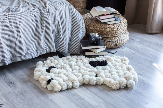 9 pom pom rug