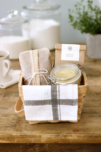 Diy breakfast hostess gift basket