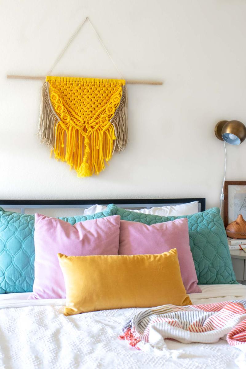 DIY Macrame Wall Hangings With Retro and Boho Designs