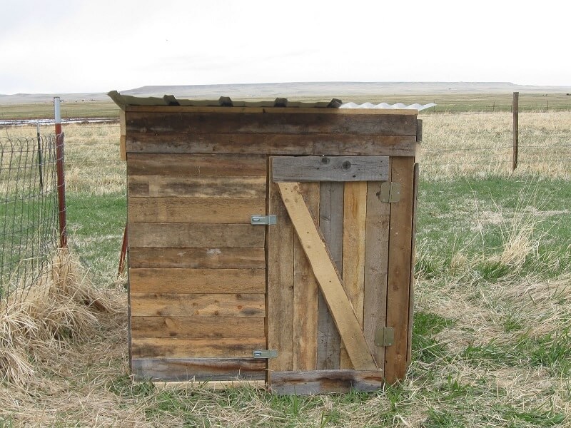 Upcycled Pallet Chicken Coop Plans