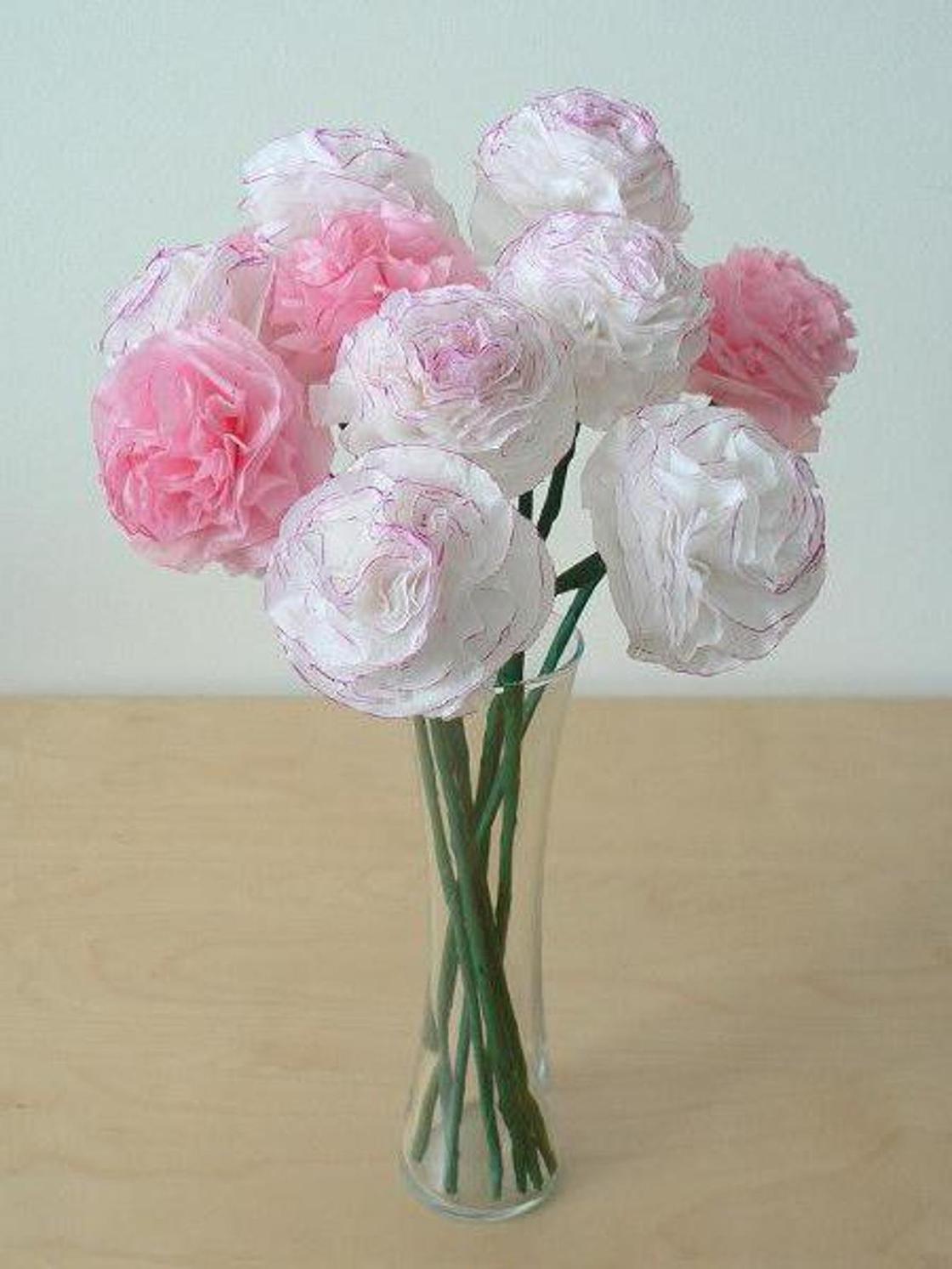Как сделать из салфеток объемные цветы: Цветы из салфеток своими руками для начинающих