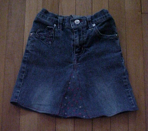 Turn-Old-Jeans-into-Skirt-wonderfuldiy