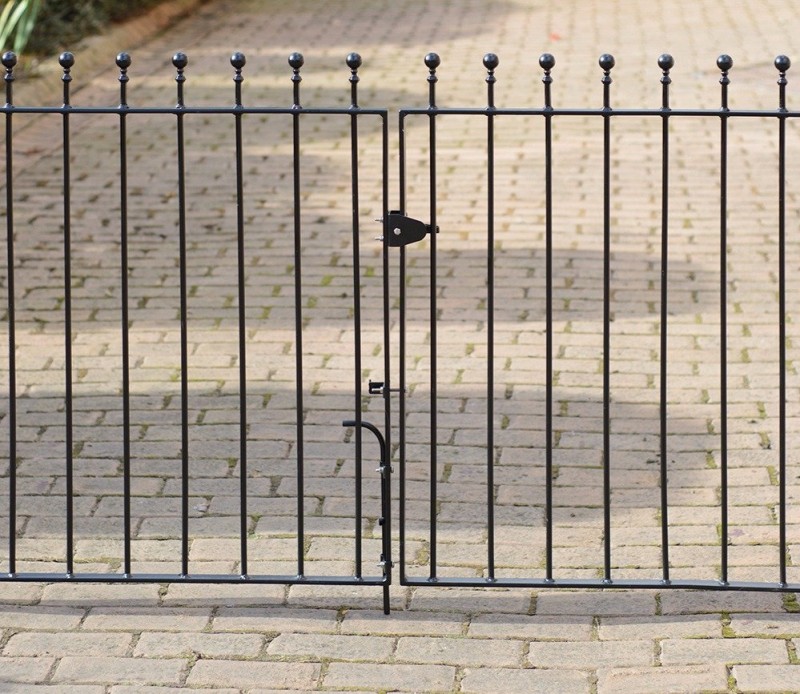 Дизайн ворот распашных ворот: универсальные автоматические ворота с калиткой, петли и разные модели из сэндвич-панелей своими руками