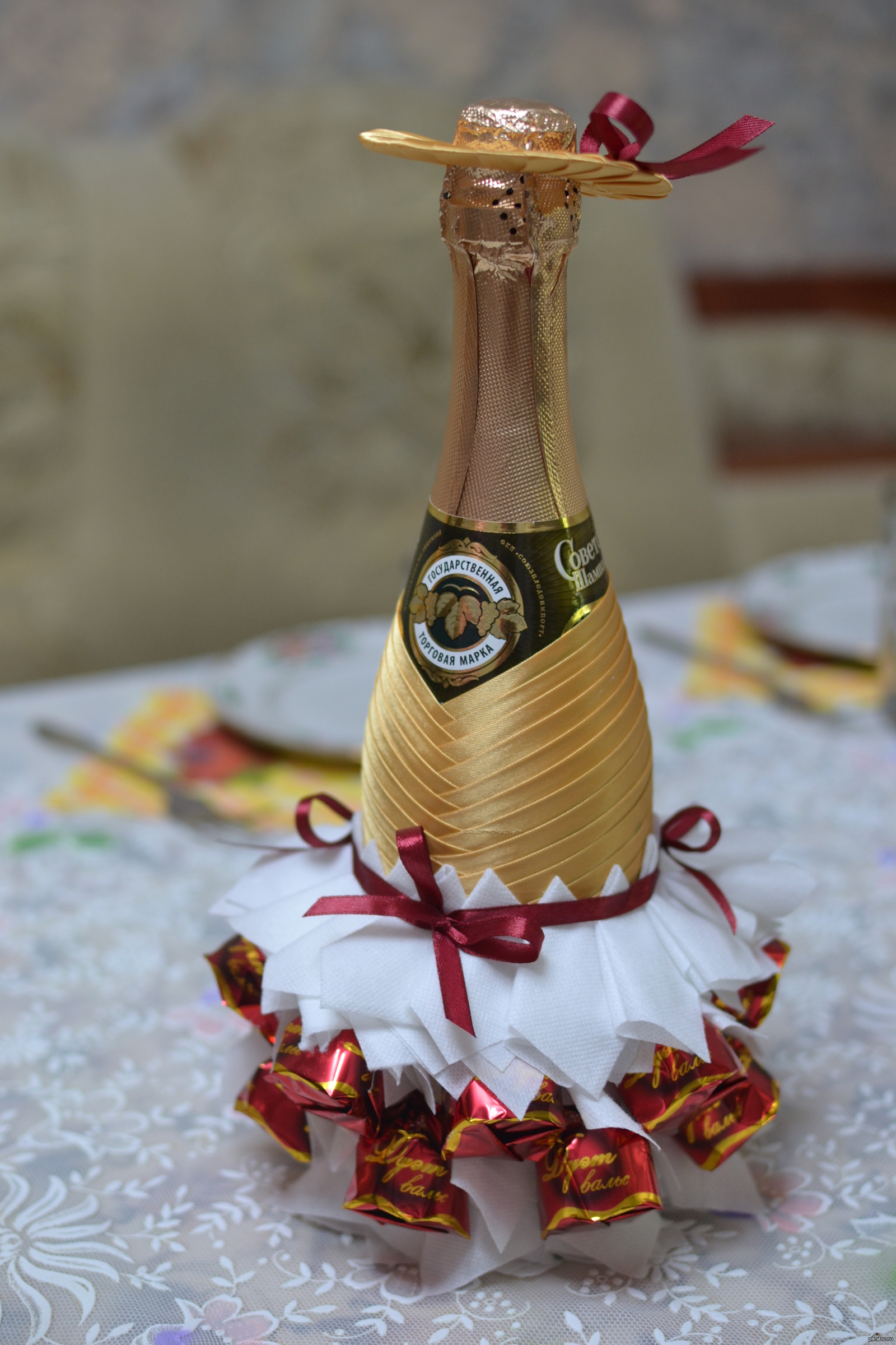 Как украсить шампанское на новый год: Как украсить шампанское на Новый год