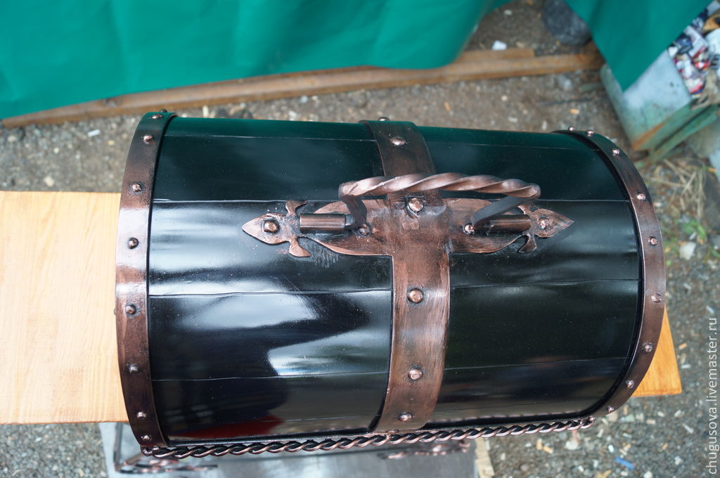 Фото мангал сундук: Мангал "Сундук" на колесах: Материал: сталь 3, 4 мм, Длина по фасаду: 140 см, Ширина (глубина): 40 см, Высота: 95 см, Топка ДхШхВ: 100х40…