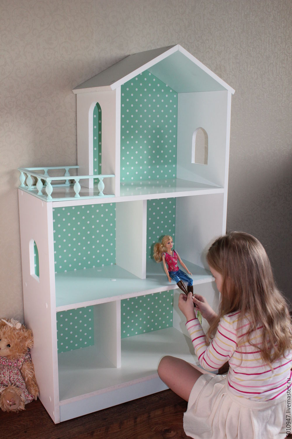 Стеллаж домик для кукол: Детская полка под игрушки в форме домика